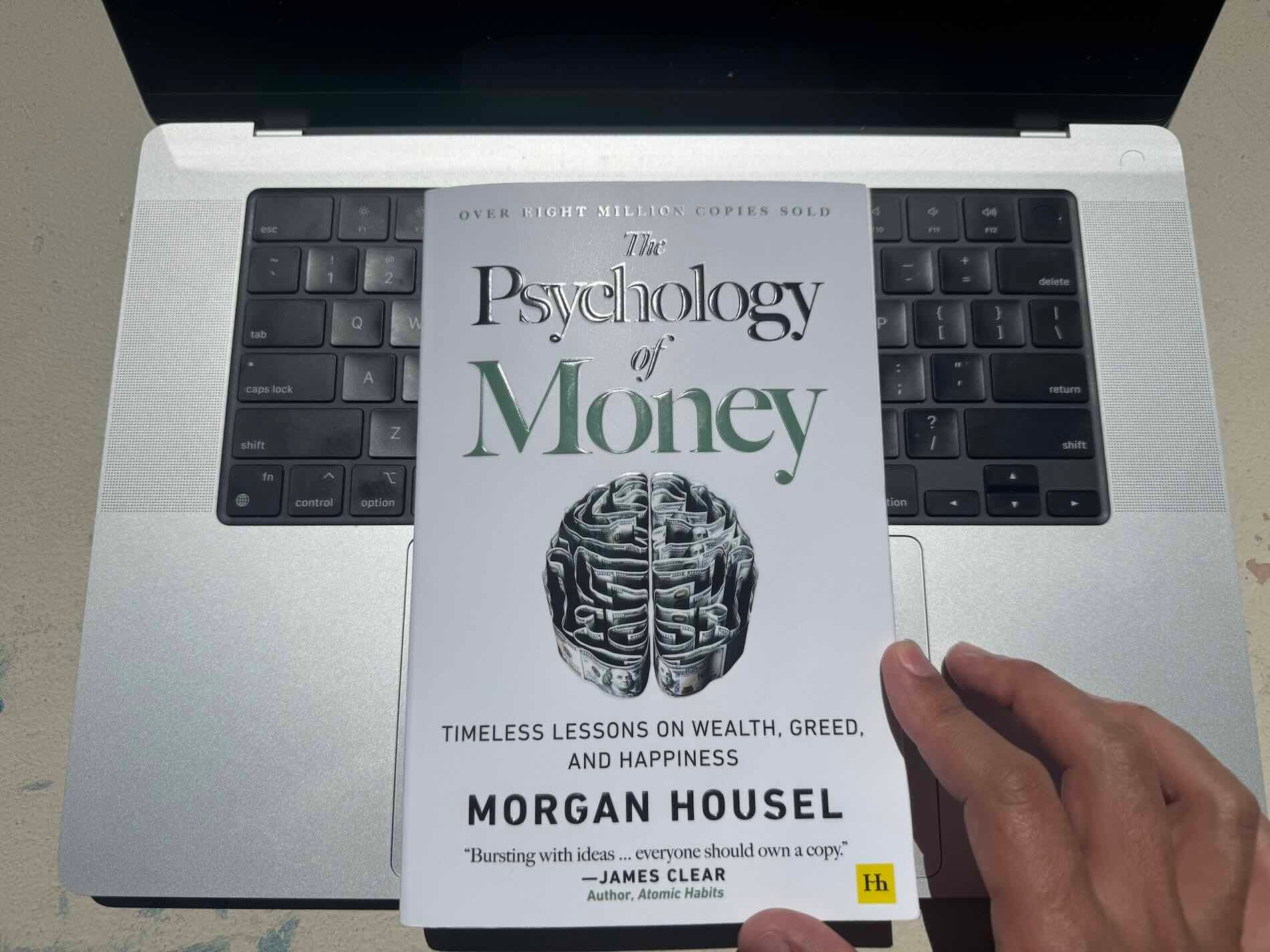 Мөнгөний сэтгэл зүй – Morgan Housel-ийн номын тухай